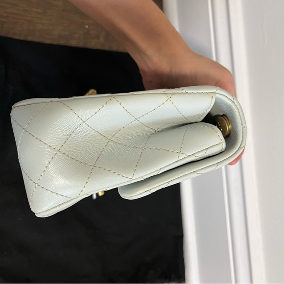 Chanel Sweet Camellia Flap Quilted Leather Crossbody Bag Light Blue - Picture 4 of 10